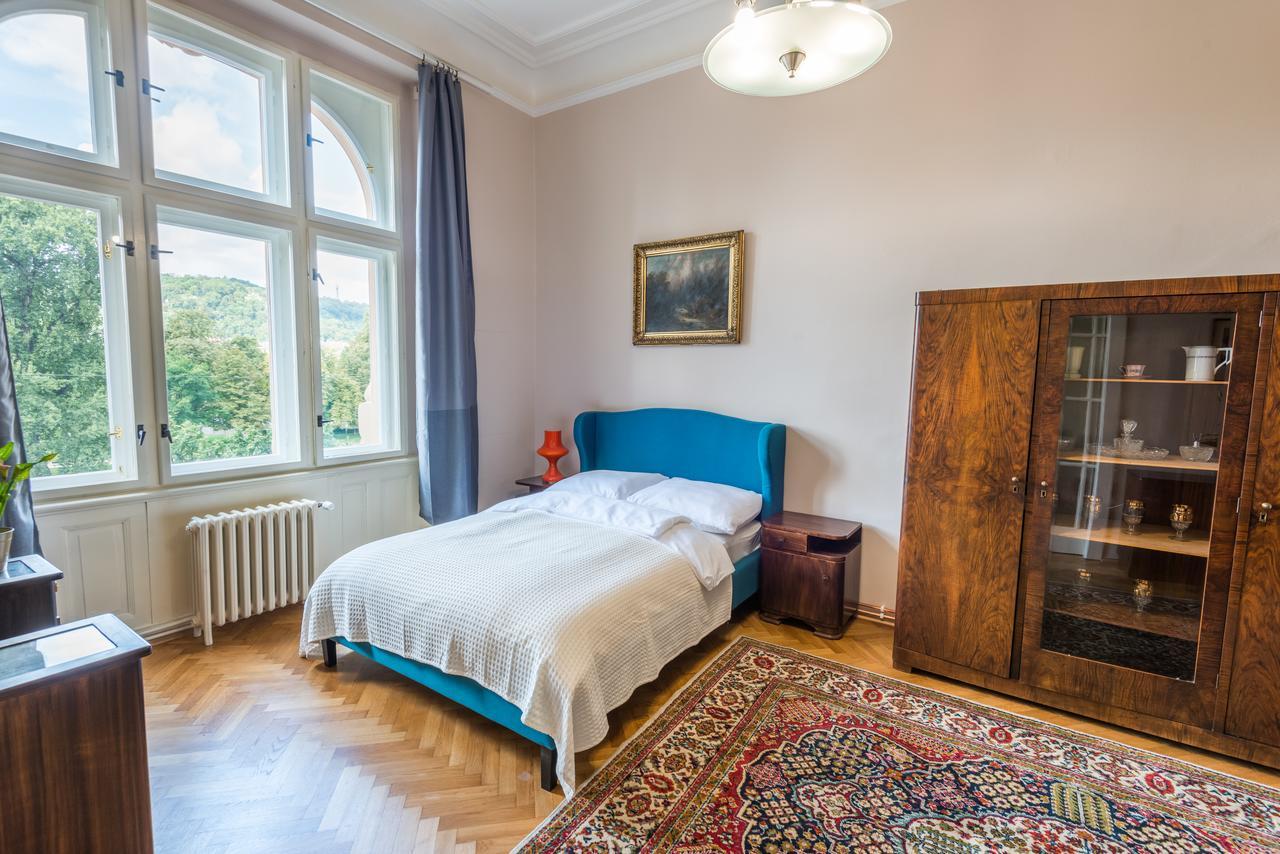 Riverside Apartment With A Balcony Praga Exterior foto