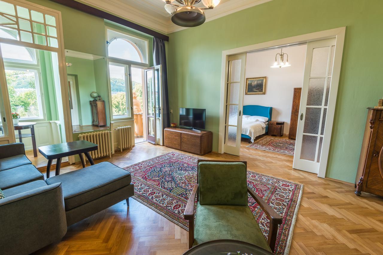 Riverside Apartment With A Balcony Praga Exterior foto