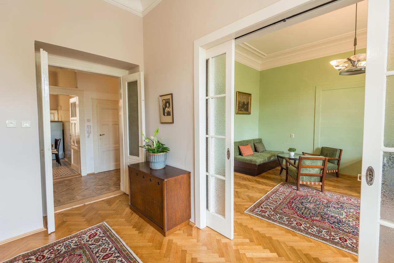 Riverside Apartment With A Balcony Praga Exterior foto