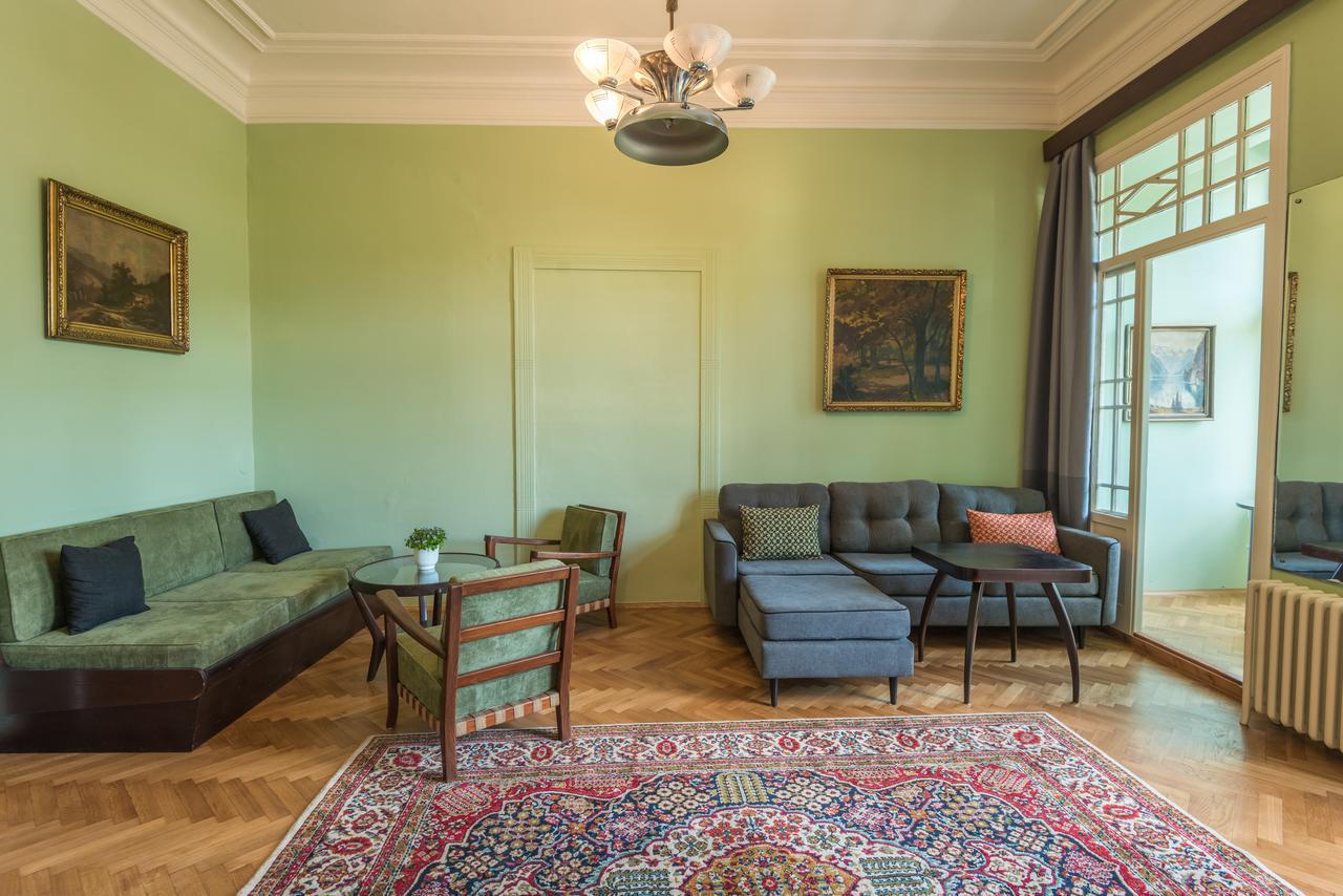 Riverside Apartment With A Balcony Praga Exterior foto
